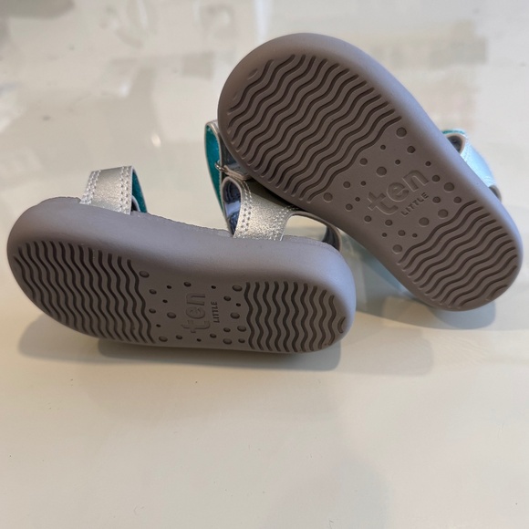 Ten Little Sandals - Picture 2 of 3